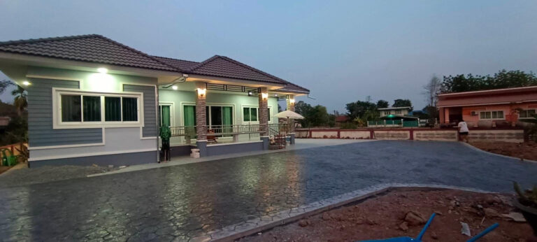 ลายแลนด้อม ขอนแก่น อ.พล ลูกค้าคุณนิด  พื้นที่ 200 ตรม